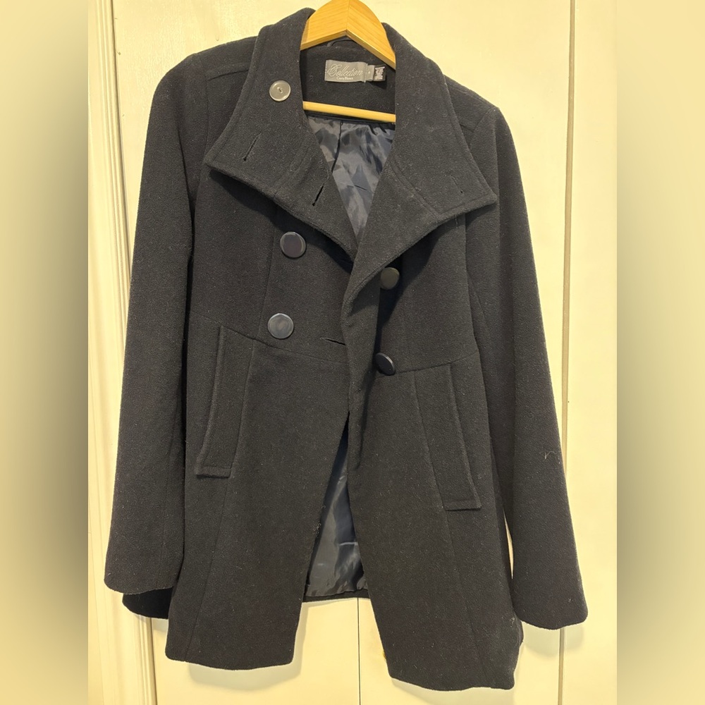 Costa Blanca Trench Coat - Picture 3 of 6